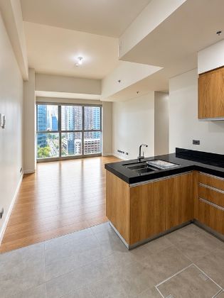 2BR Unfurnished for Rent at The Seasons Residences BGC 
