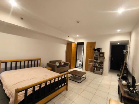 Unit for Rent at Fairways Tower BGC