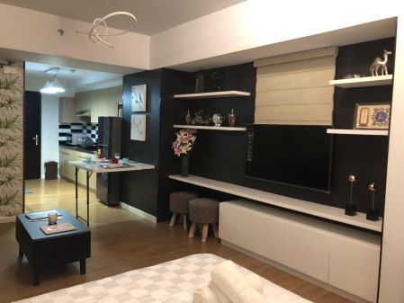 Fully Furnished Studio for Rent in Two Maridien Taguig
