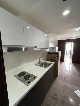 1 Bedroom Semi Furnished Unit in Air Residences