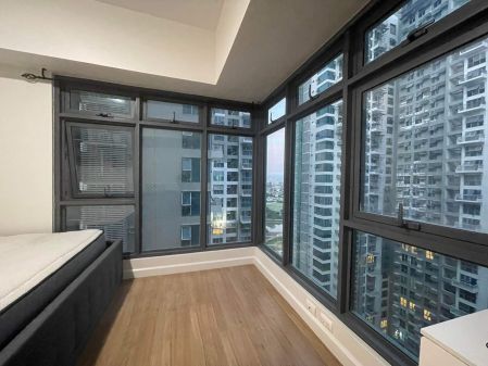 2BR Fully Furnished at Solstice 