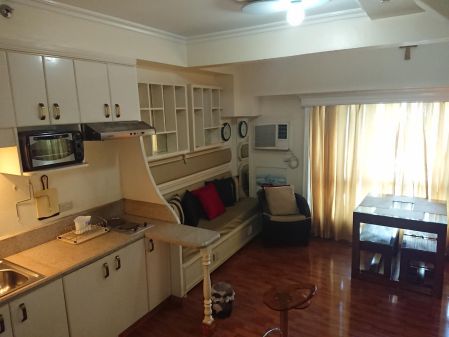 Cozy Furnished Loft at Ortigas Center near Robinsons Galleria