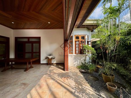 For Rent Newly Refurbished 4BR Bungalow House in Dasmarinas Villa