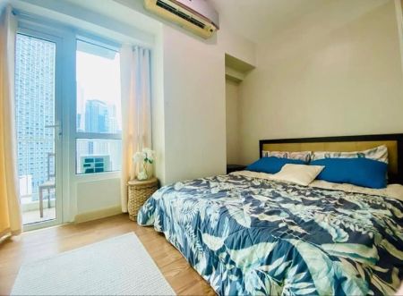 Fully Furnished 1 Bedroom with Balcony in Grand Midori Makati