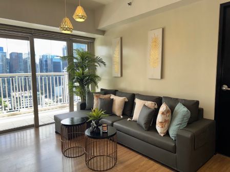 Fully Furnished 1 Bedroom Condo for Lease at One Maridien