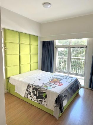 Fully Furnished 1 Bedroom Condo in Two Serendra Redoak Tower
