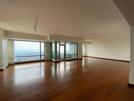 Rare 3BR Condo at Horizon Homes Shangrila for Rent BGC Taguig