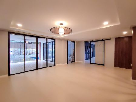 Luxury 4 Bedroom in Ayala Alabang Village