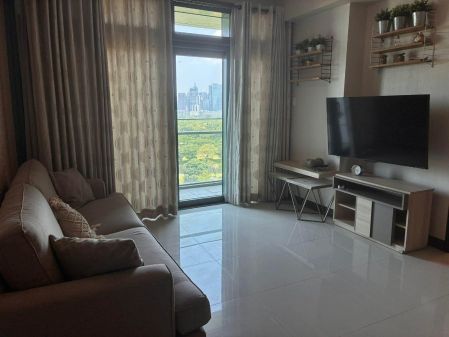 2 Bedroom Condo for Rent in 8 Forbestown Road Bgc Taguig City