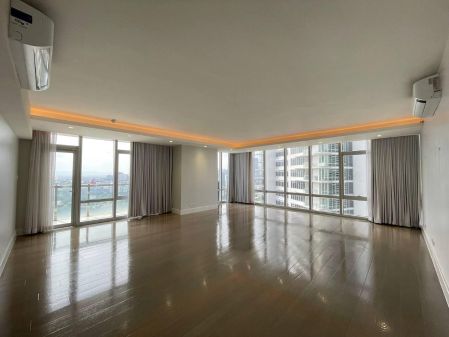 Semi Furnished 3 Bedroom Unit at Proscenium at Rockwell