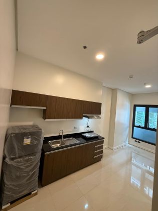 Semi Furnished 1 Bedroom Unit at The Sapphire Bloc for Rent
