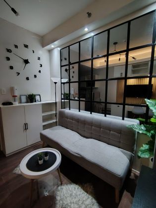 Fully Furnished 1 Bedroom Unit at Air Residences in Makati