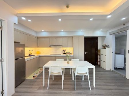 2 Bedroom with Balcony in Avida Towers BGC 9th Avenue
