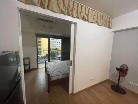 Property ID TRM-001 - The Rise Makati 1 Bedroom Semi Furnished Co