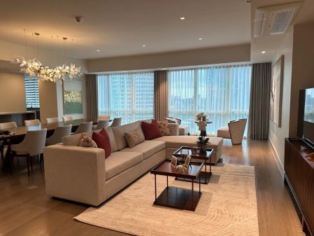 3BR Condo Unit in The Balmori Suites Rockwell
