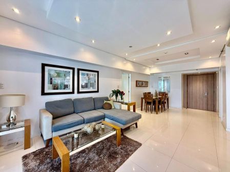 Luxury High Floor 2BR at One Shangri La Place with Breathtaking S