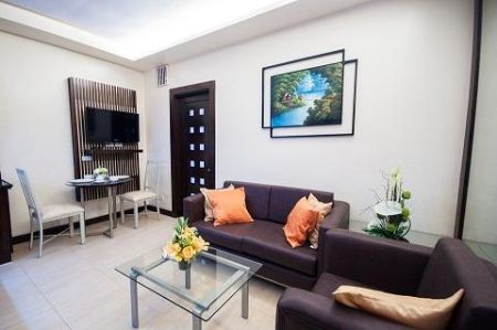 For Rent Fully Furnished 1BR with Bathtub in St Villa Aurora Subd