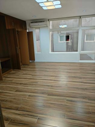 Bare Unit 4 Storey Townhouse Newly Renovated Unit