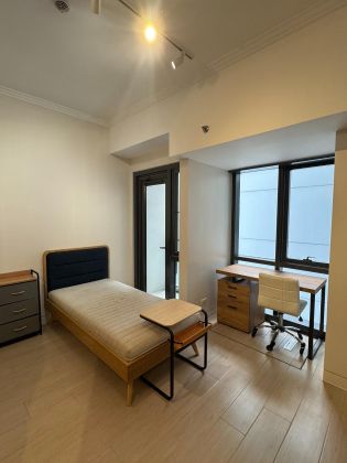 Makati Greenbelt Hamilton 1 Bedroom Unit with Parking Slot