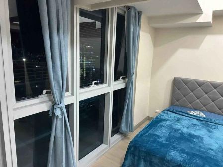 1 Bedroom Furnished For Rent in Uptown Parksuites