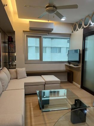 Studio Furnished for Rent in St Francis Shangri La Place