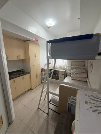 Condo Unit at University Tower 1 Moret
