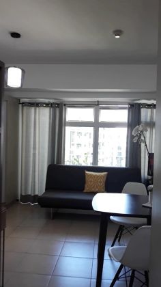 Studio Unit in Two Serendra Dolce for Lease