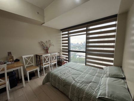 Fully Furnished Studio Unit at One Eastwood Avenue for Rent