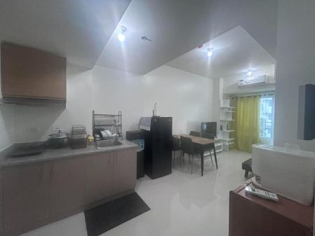 Fully Furnished 1 Bedroom at Grand View Tower