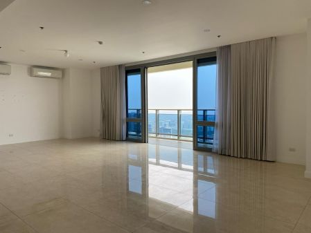 4 Bedroom Unit at The Suites at One Bonifacio High Street