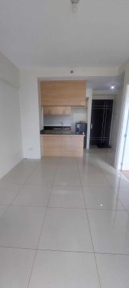 Semi Furnished 1 Bedroom for Rent at Bay Garden Club