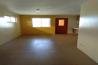Spacious 2 Bedroom Unit with Kitchen Counter