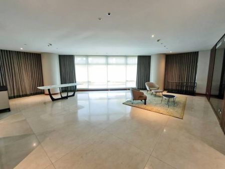 Semi Furnished 3 Bedroom Unit in Two Roxas Triangle