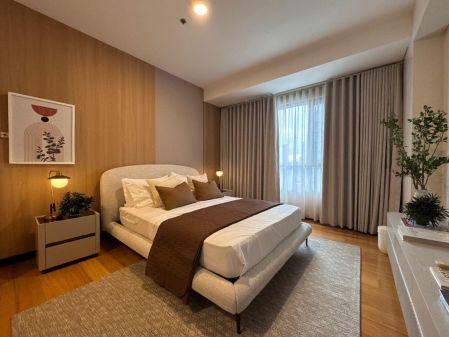 Fully Furnished 1 Bedroom in One Serendra BGC Taguig