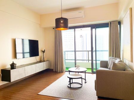 Fully Furnished 2 Bedroom Unit at Shang Salcedo Place for Rent