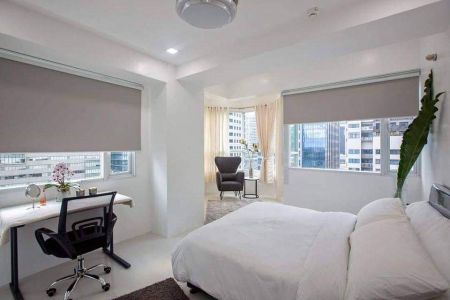 2 Bedroom for Rent in Seibu Tower BGC