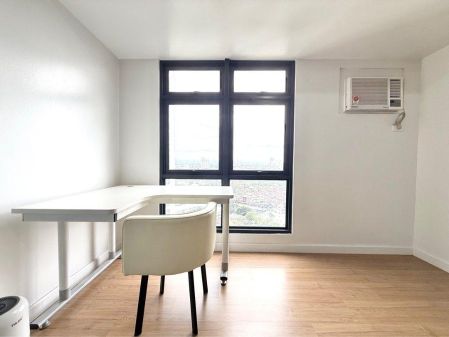 Fully Furnished Studio Unit at High Park Vertis for Rent