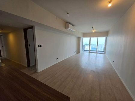 Semi Furnished 3 Bedroom at Shang Residences Wack Wack