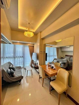 Fully Furnished 1 Bedroom Unit with Balcony and 1 Parking in Up