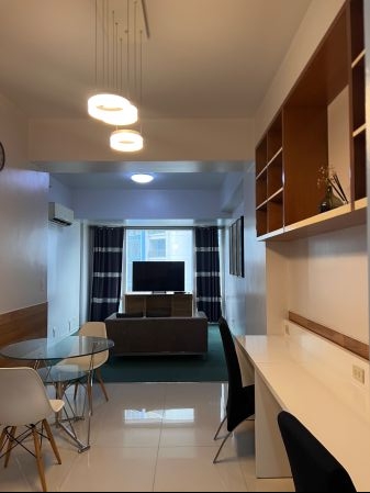 Beautiful 1 Bedroom Condo in Salcedo Village Valero