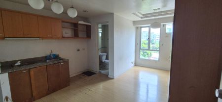 Unfurnished Studio Unit at Avida Towers New Manila for Rent