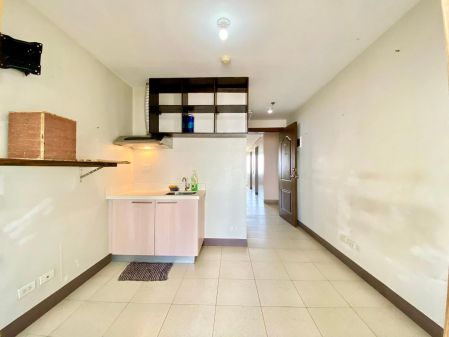 Unfurnished 1 Bedroom for Rent in Ridgewood Towers Taguig 