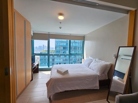 Fully Furnished 1 Bedroom Unit at One Uptown Residence for Rent