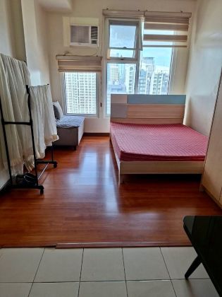 Paseo de Roces Studio near Makati Med Ayala North Exchange CEU