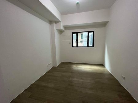 Semifurnished Studio Unit 