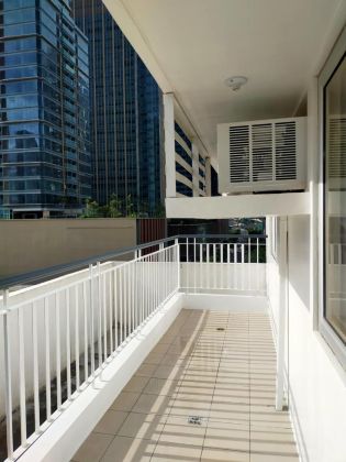 For Lease 3 Bedroom with balcony near Uptown Mall and Bonifacio H