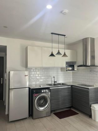 1 Bedroom in Seibu Towers Bgc walking distance to Highstreet