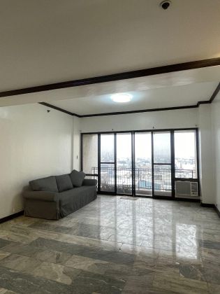 Spacious 3BR Pet Friendly Unit at Skyland Plaza Makati