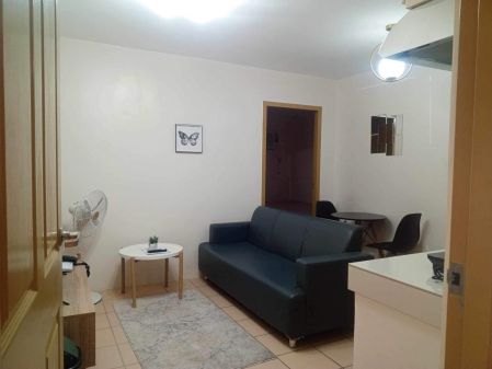 Fully Furnished 1 Bedroom Unit at 8 Spatial Ma a