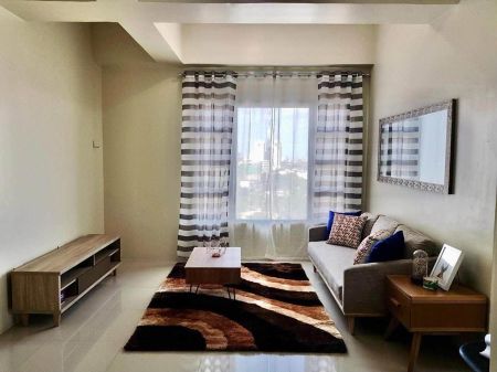 One Pavilion Place South Tower 2BR with Balcony Guadalupe